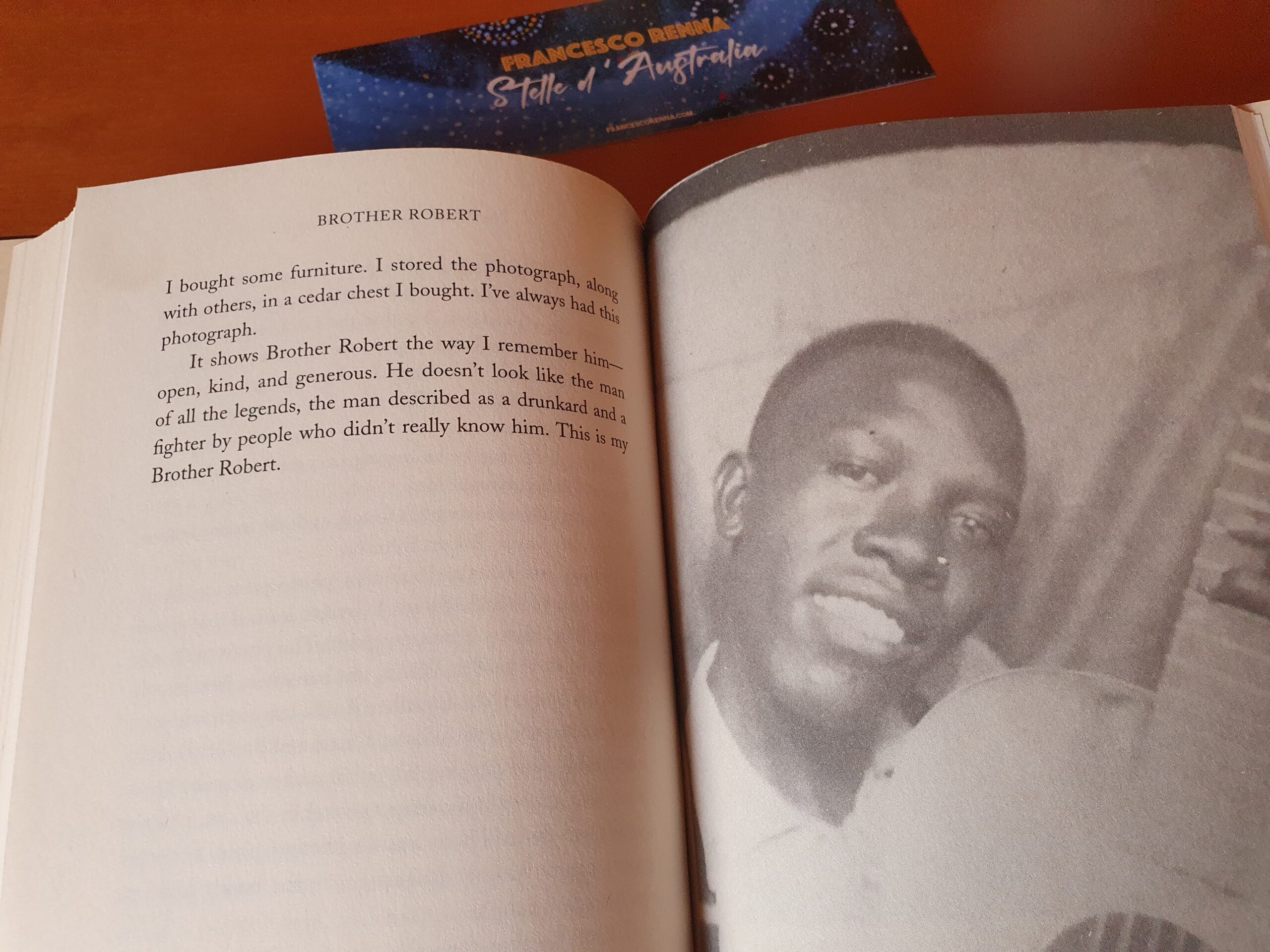 Pagina del libro Brother Robert di Annye C. Anderson con foto di Robert Johnson