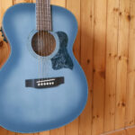 Corpo della Harley Benton CLO-65SE con top in abete massello Slate Blue